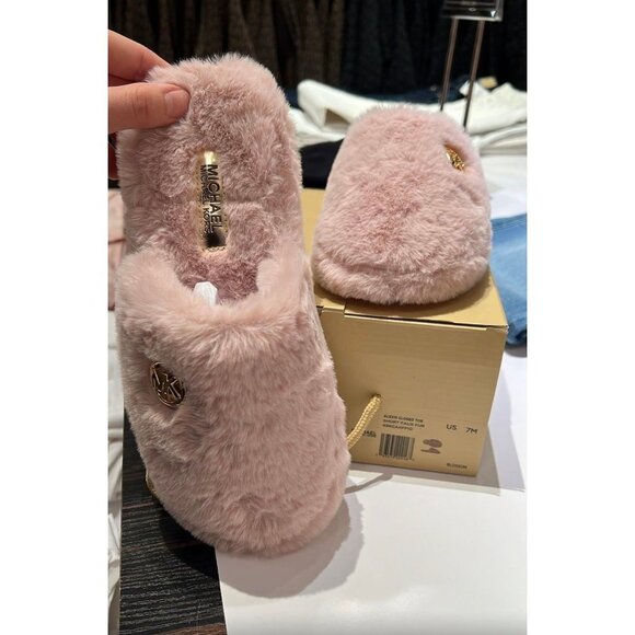 Michael Kors Alexis Closed toe Sherpa Slides - Picture 1 of 6